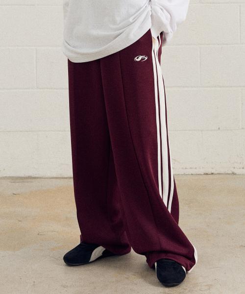 필루미네이트(FILLUMINATE)  핀 턱 테이핑 트레이닝 팬츠-와인 - 사이즈 & 후기 | 무신사