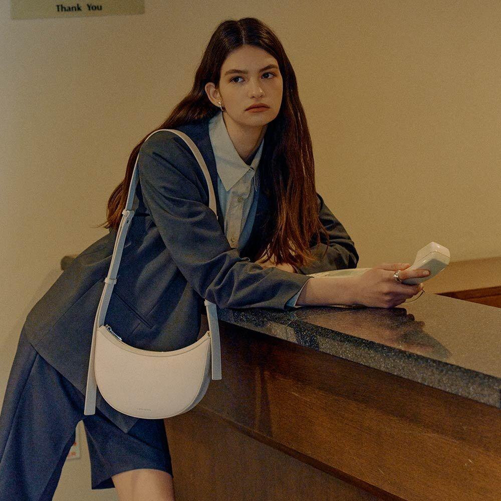 에센셜 SM 호보백 BE2SD311-DQ