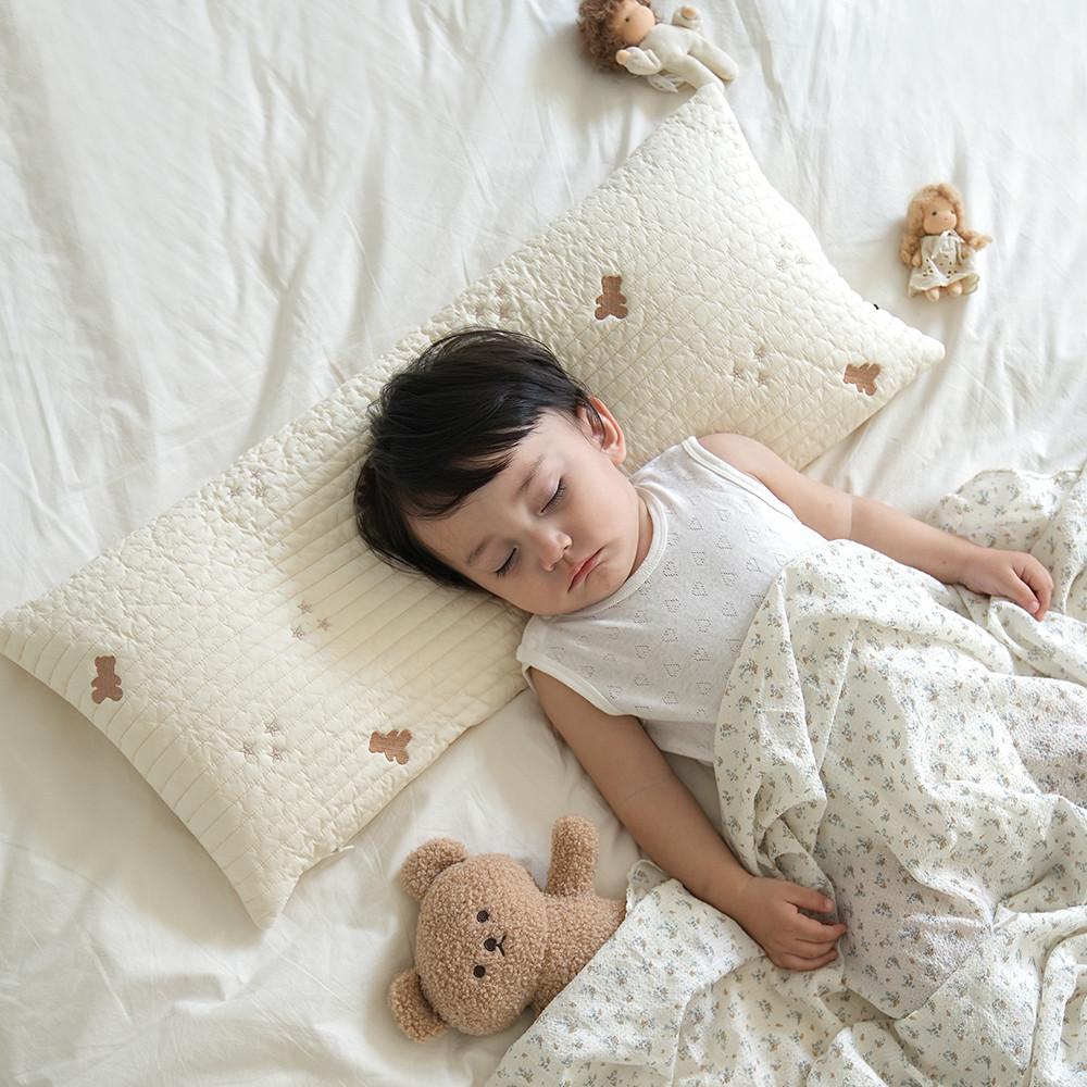 올포홈 자수 누빔 아기베개 유아 뒹굴러 베개 매쉬 와이드 이탈방지 신생아 별고미 커버만