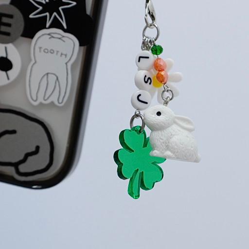 행운의 네잎클로버 이니셜 토끼 🍀🐰🥕