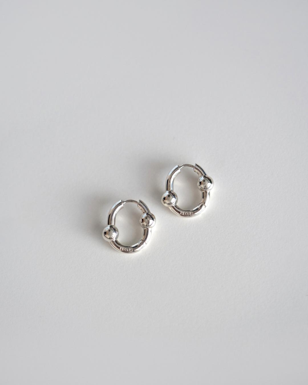 OT 2 DOUBLE BALL EARRINGS SILVER