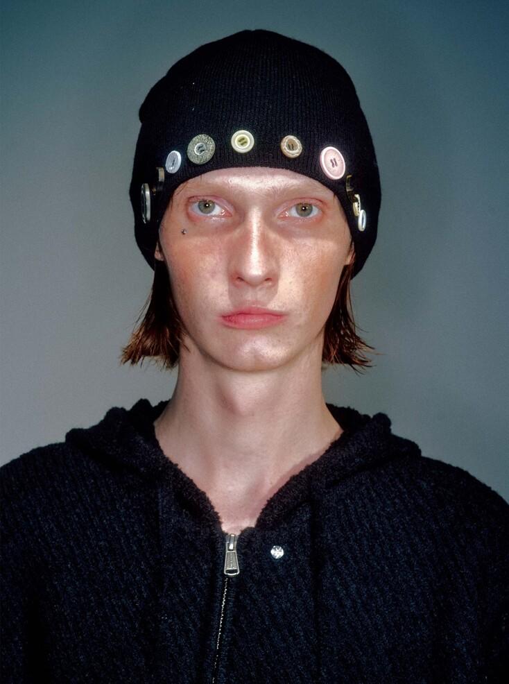 TOMI BUTTON BEANIE BLACK