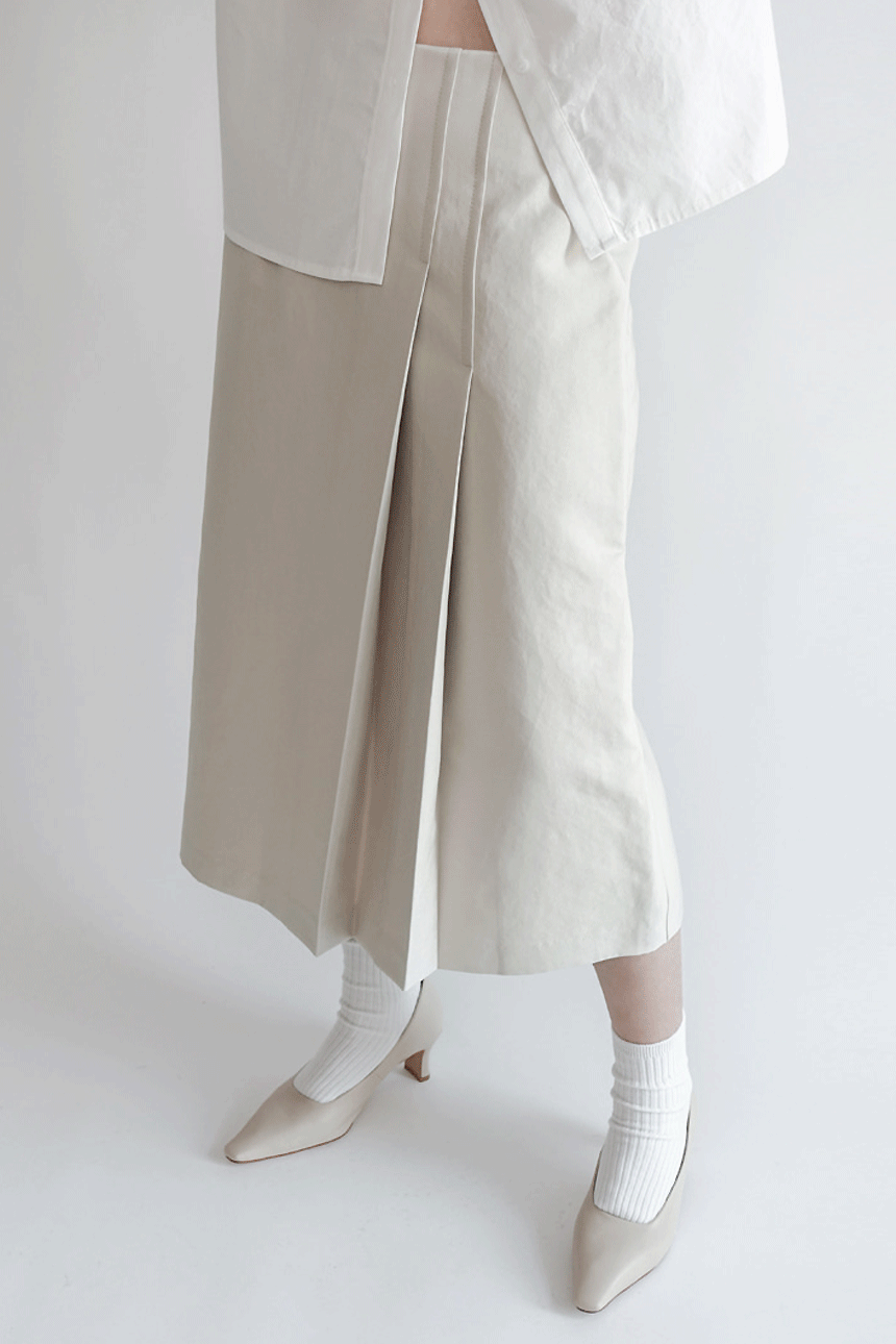 Soft silky pleats midi skirt