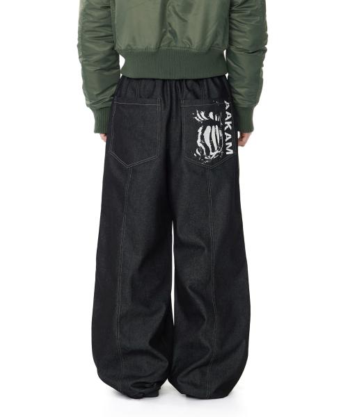 Knee Pin-tuck Printed Denim Pants (Black)