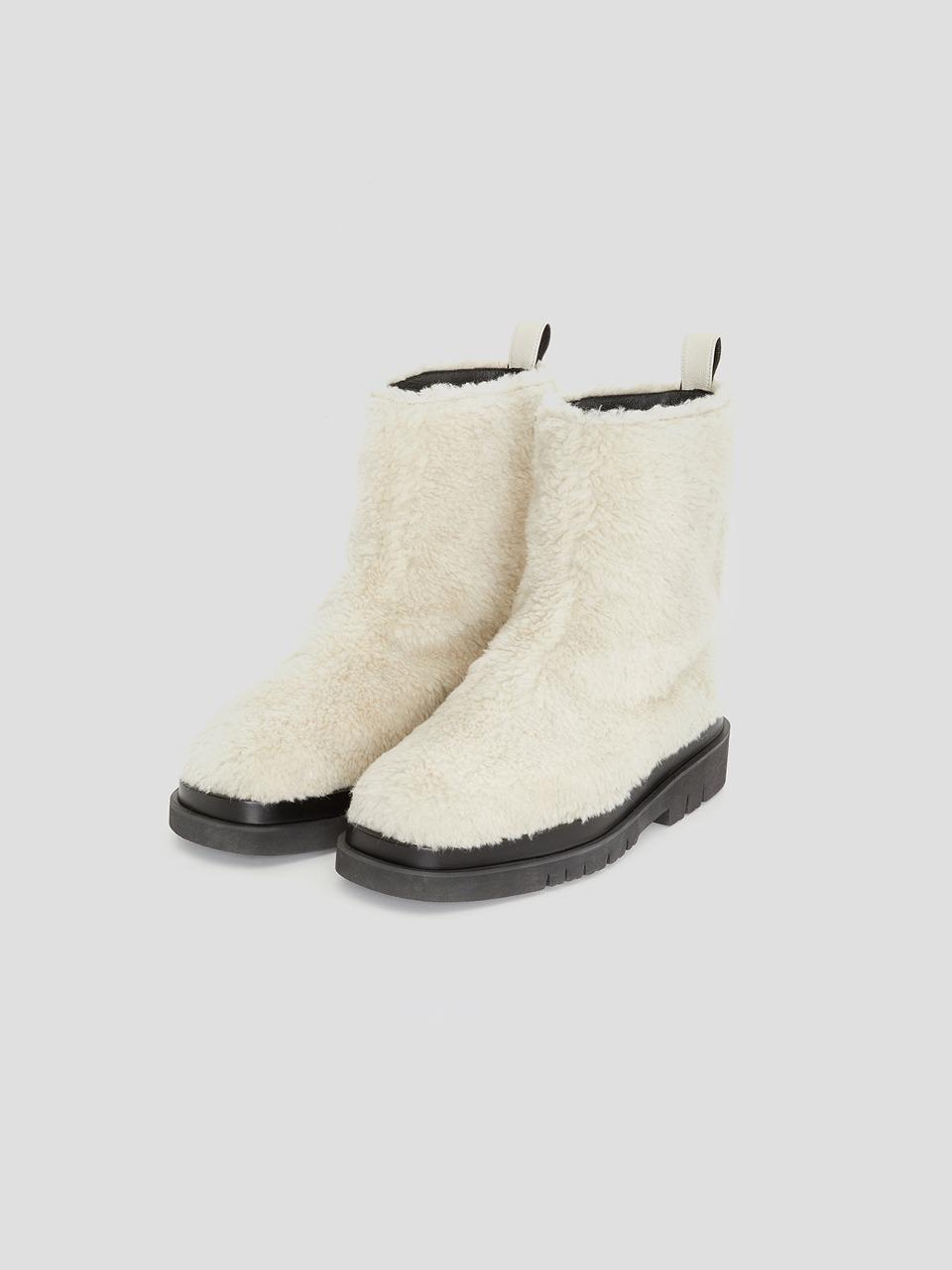 주문제작 ALEX FAUX SHEARLING BOOTS (CREAM)