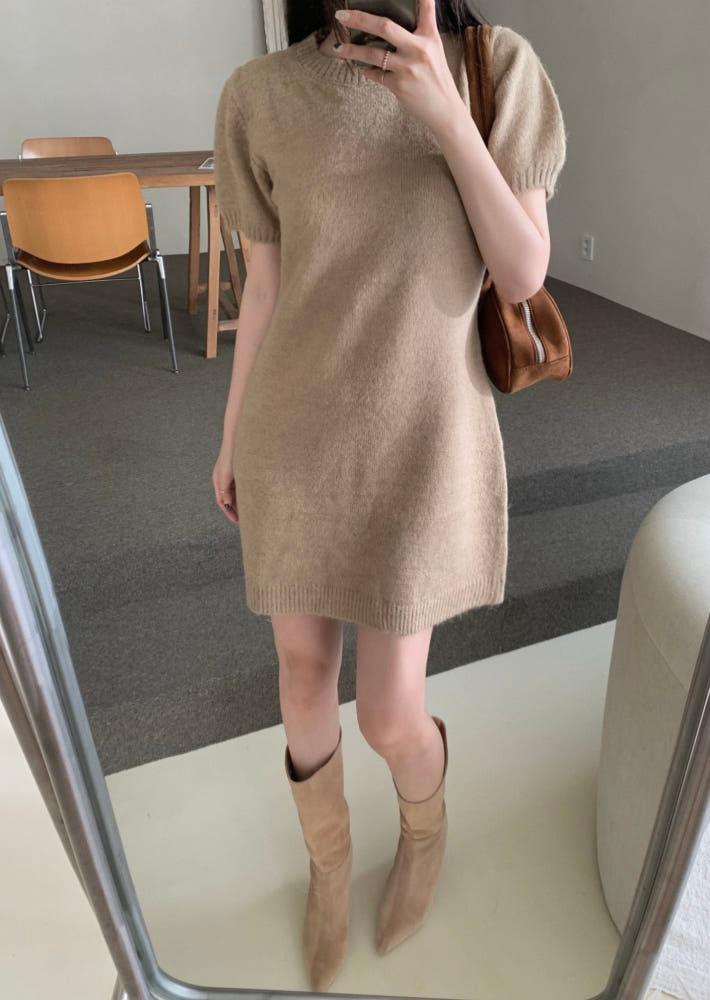 [바이베이지] 라미 베이직 어깨 퍼프 니트 미니 원피스