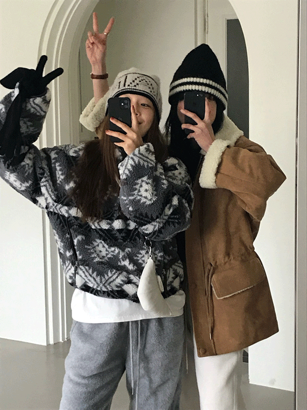 눈꽃 후리스 맨투맨