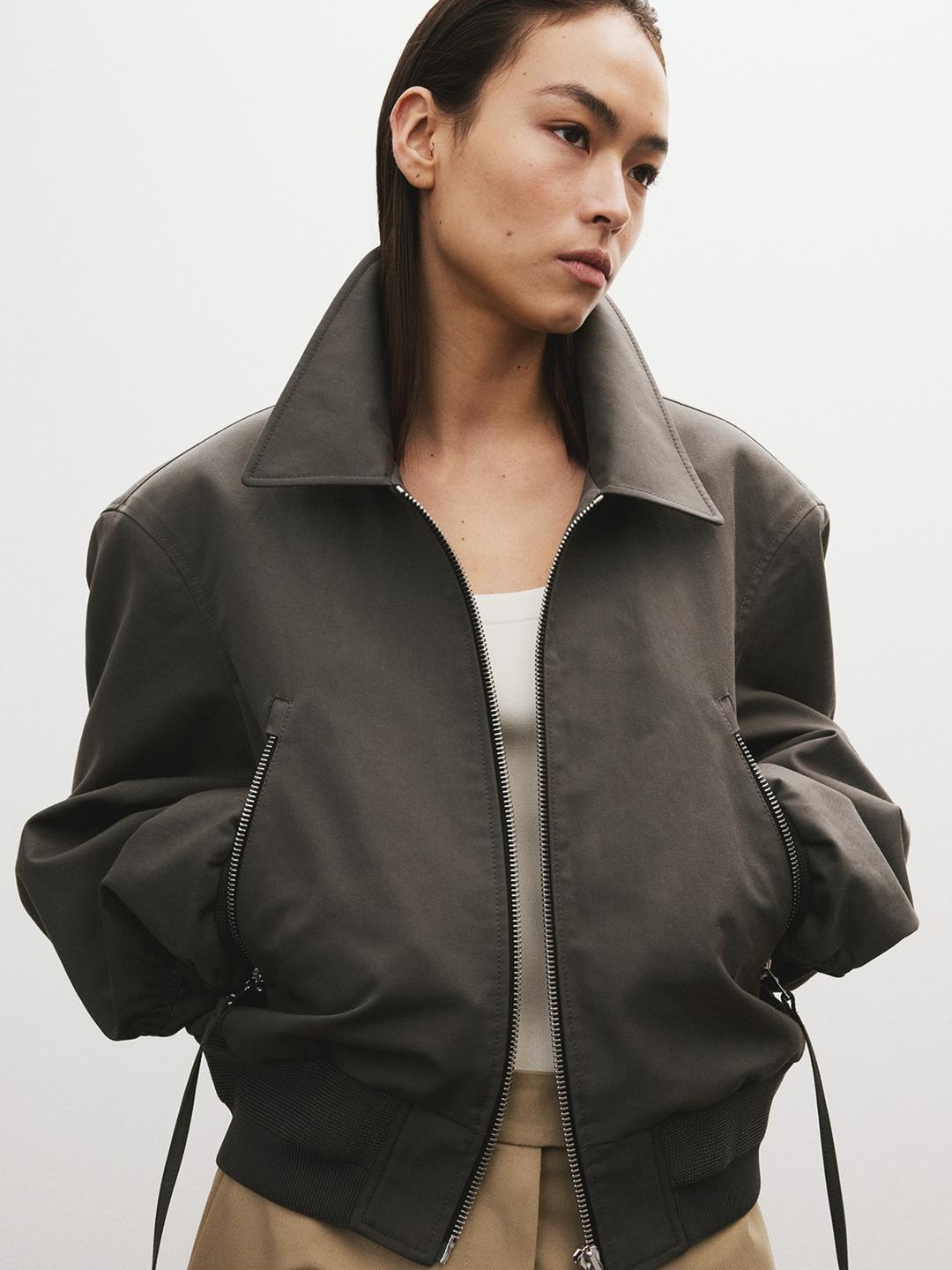 ZIPPER DETAILS STRUCTURED TIM BOMBER (CHARCOAL GREY)