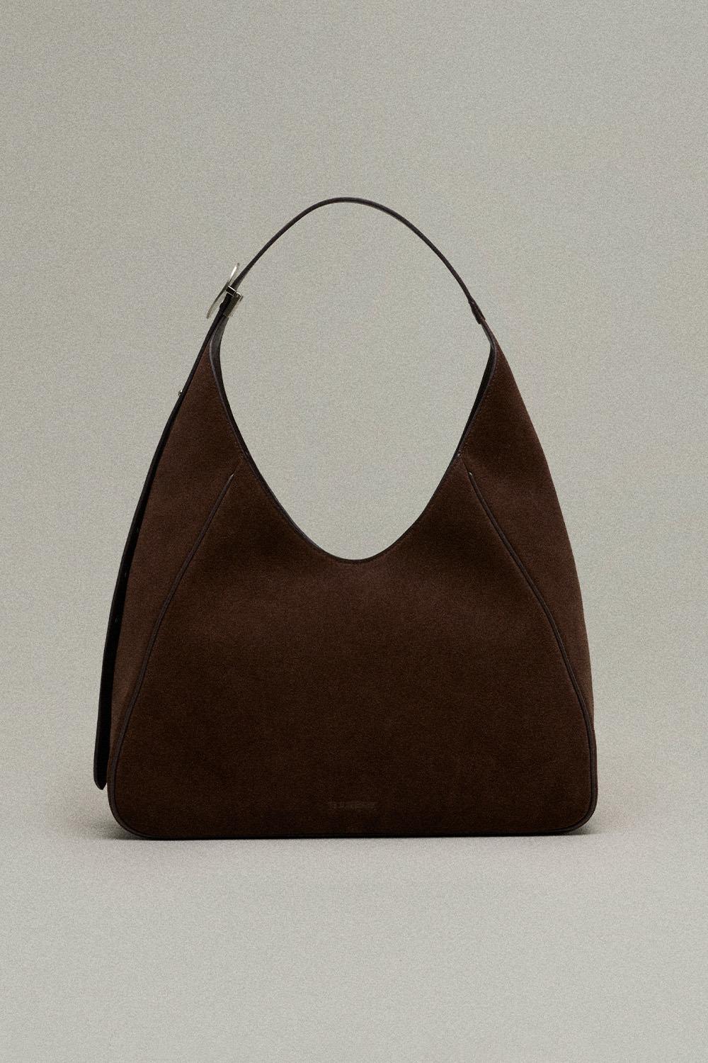 [9/6일 출고 예정] Plaque Hobo Bag Suede Brown 플라크 호보백 스웨이드 브라운