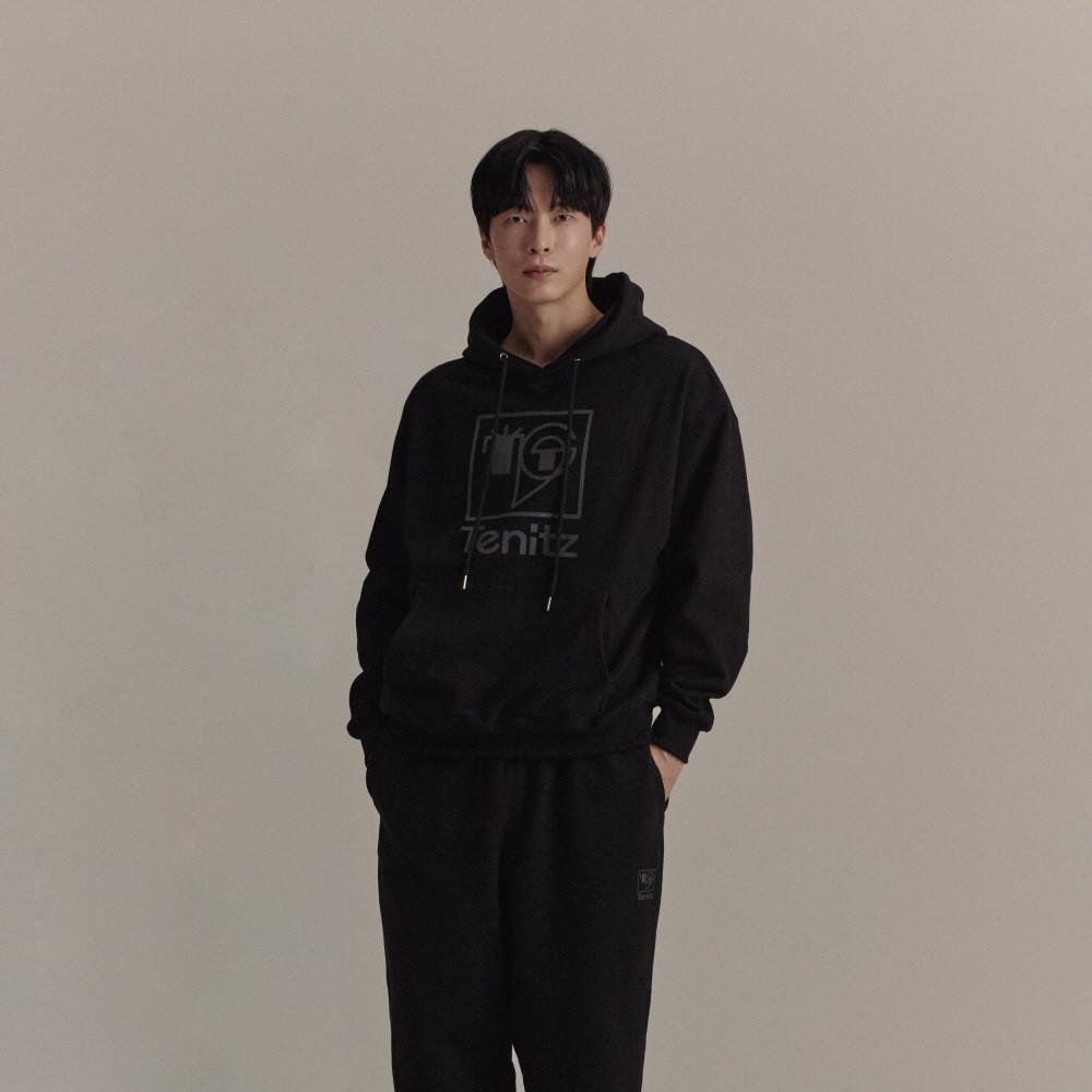 신주협 x Tenitz Self Portrait Hoodie Black
