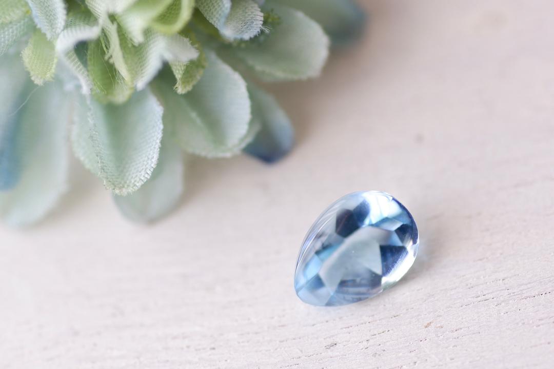 ブルー・トパーズ＊ペアシェイプ・バフトップ・カット＊3.68ct＊10.7×8.0mm＊TSB-050