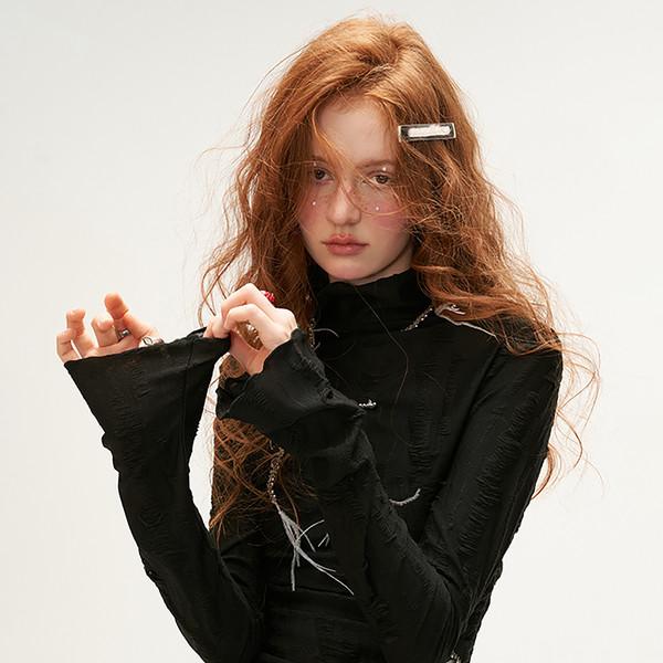 Grunge High-Neck L-Sleeve Top