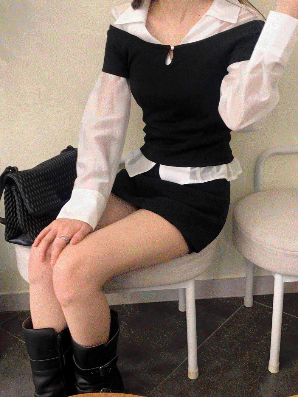 네임리 펄 트임 반팔티