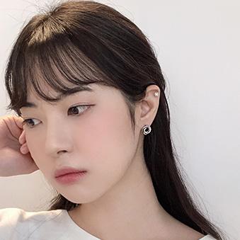 ღ단정해요ღ Become 써지컬스틸 귀걸이