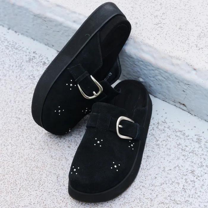LIORA STUD CLOG / BLACK