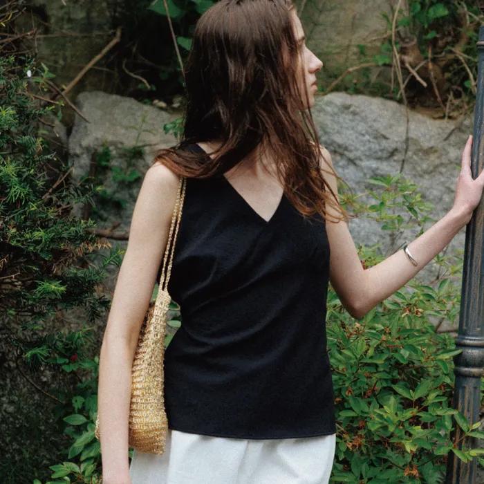 [2차] V-neck Sleeveless blouse(Black)