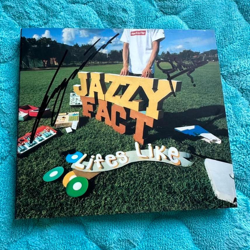 재지팩트 1집 Lifes like 초판 싸인반