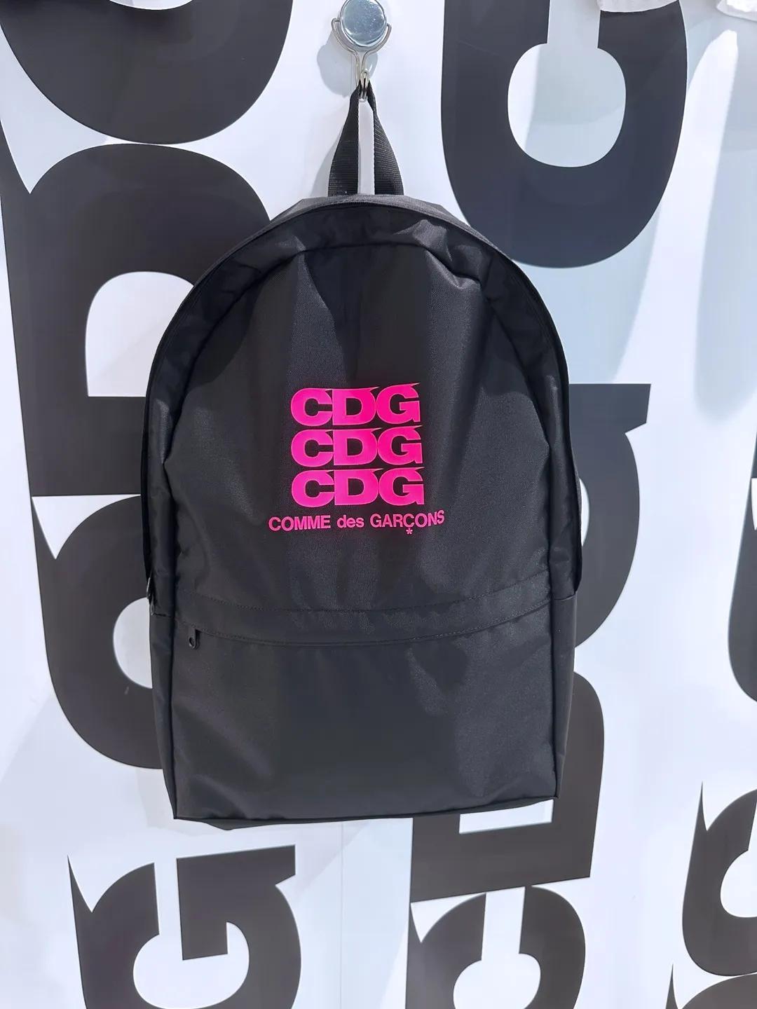꼼데가르송 CDG 남녀공용 형광 로고 프린트 백팩 데일리 가방 SZ-K211-051