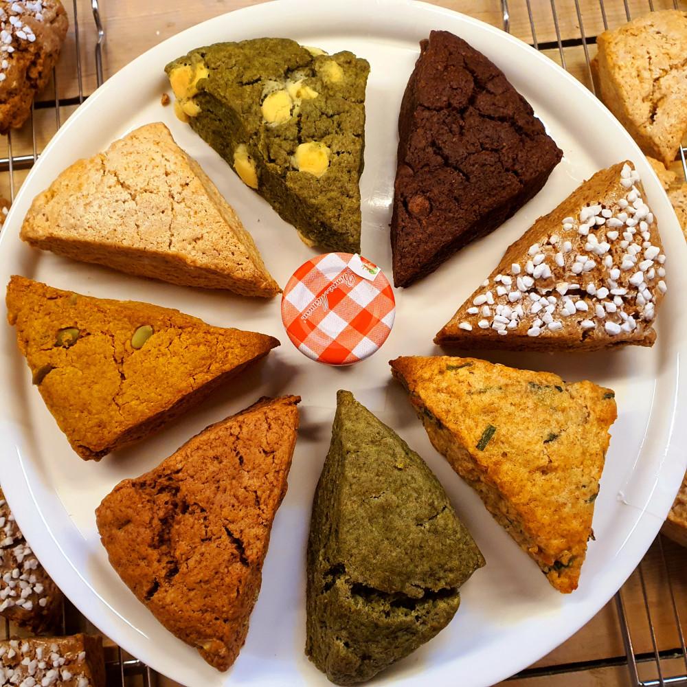 [의정부 르뱅브레드]통밀스콘 균일가  애플시나몬 흑임자 단호박 따블초코 녹차 오트밀, 현미, 화이트초코녹차 차또는커피랑 간식 디저트 브런치