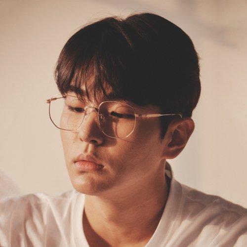 [ALOXROUNZ] 오버사이즈 스퀘어 베타티타늄 안경테 ARA8113 C3 골드