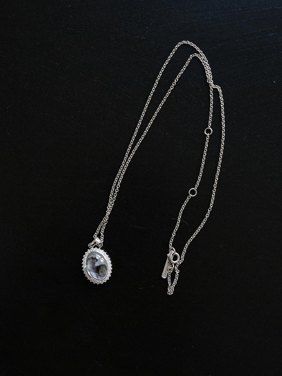 Petite moment necklace(photo)