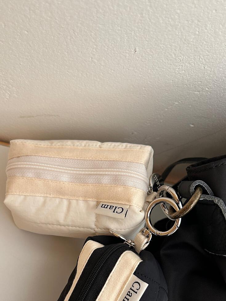 Clam Mini key ring round pouch _ Quilting cream