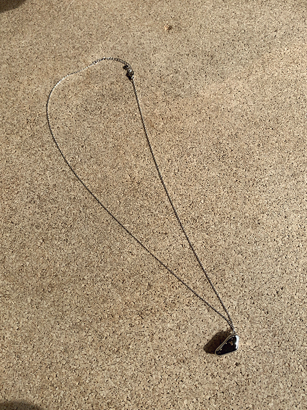 볼드 스톤 롱 네크리스