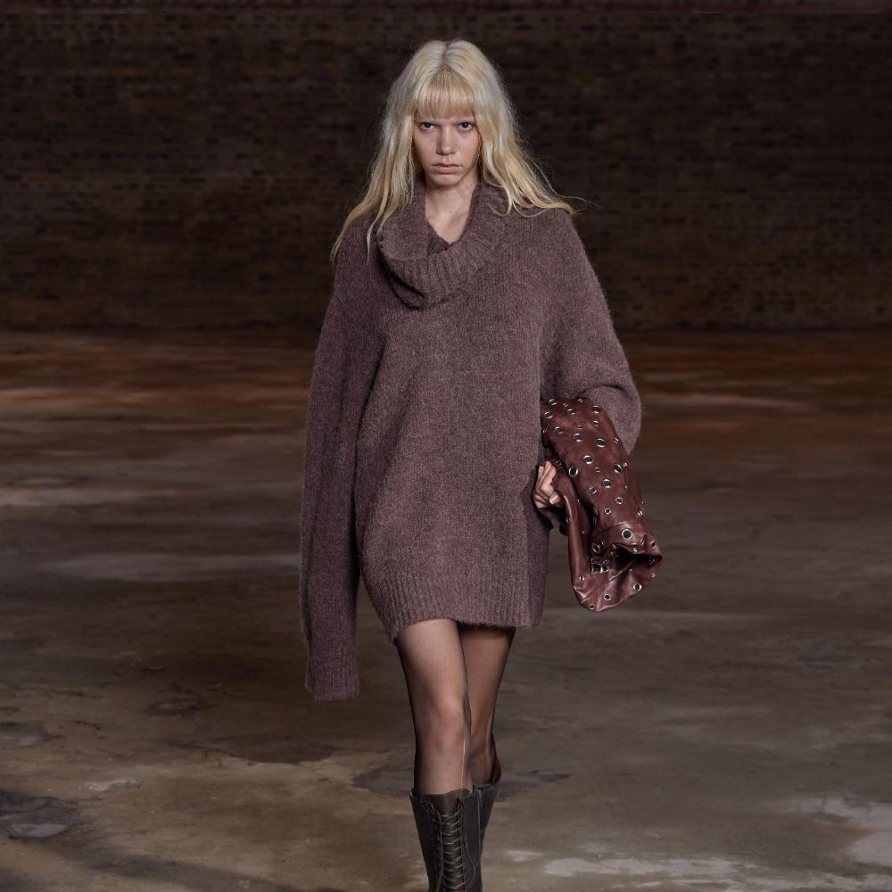 24ans 브이넥 탈착식 터틀넥 투웨이 롱 니트 스웨터 원피스