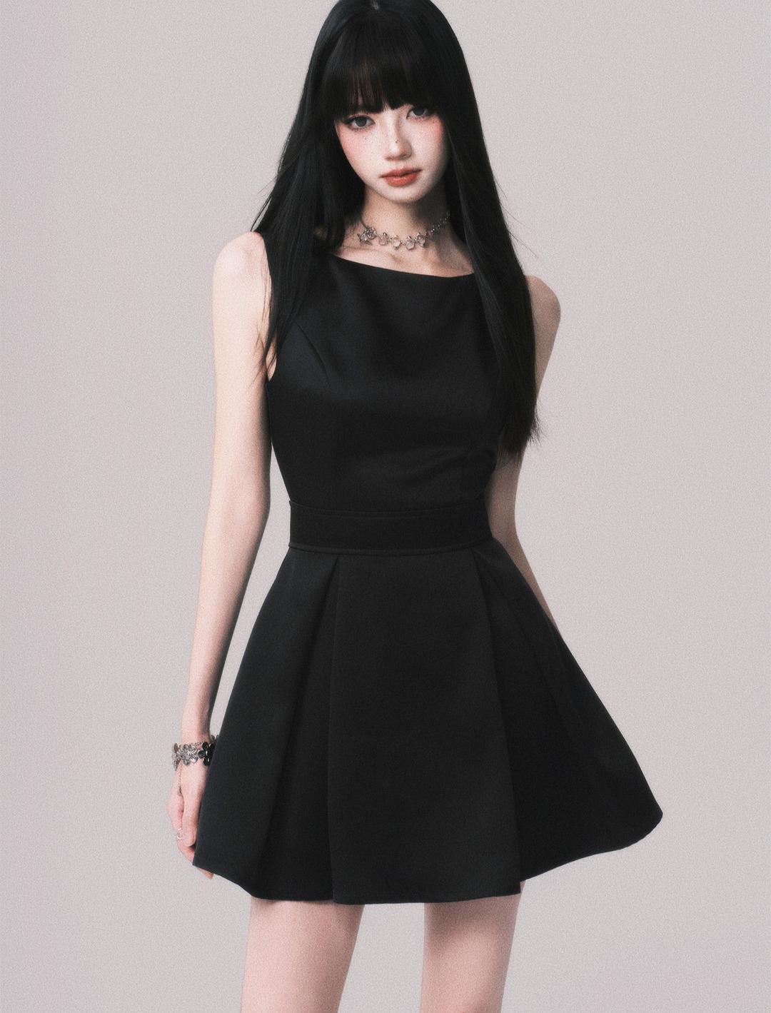 Hepburn-style Sleeveless Black Dress LUL0164