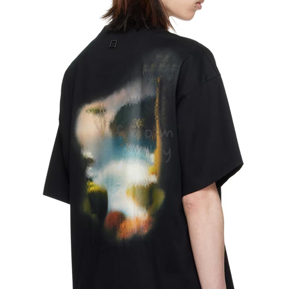 우영미 블랙 블러 그래픽 티셔츠