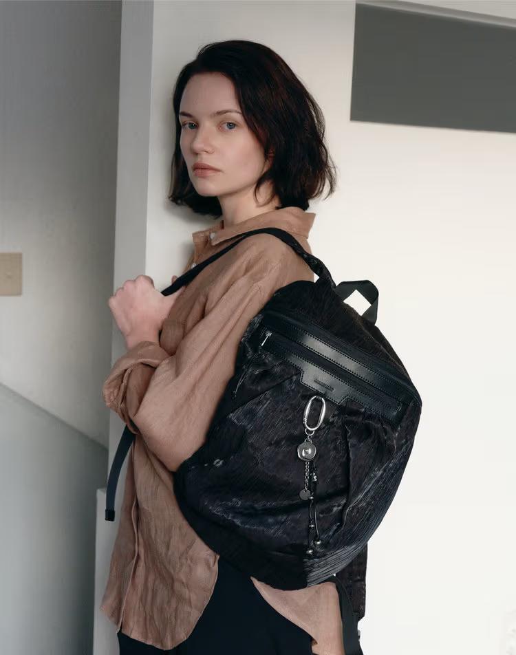 [ARCHE][참장식포함] 새틴 아르케 백팩 M 블랙