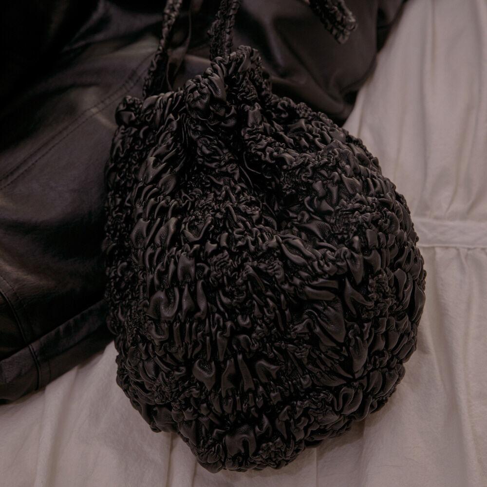 Wrinkle Pumpkin Leather Bag (Black)