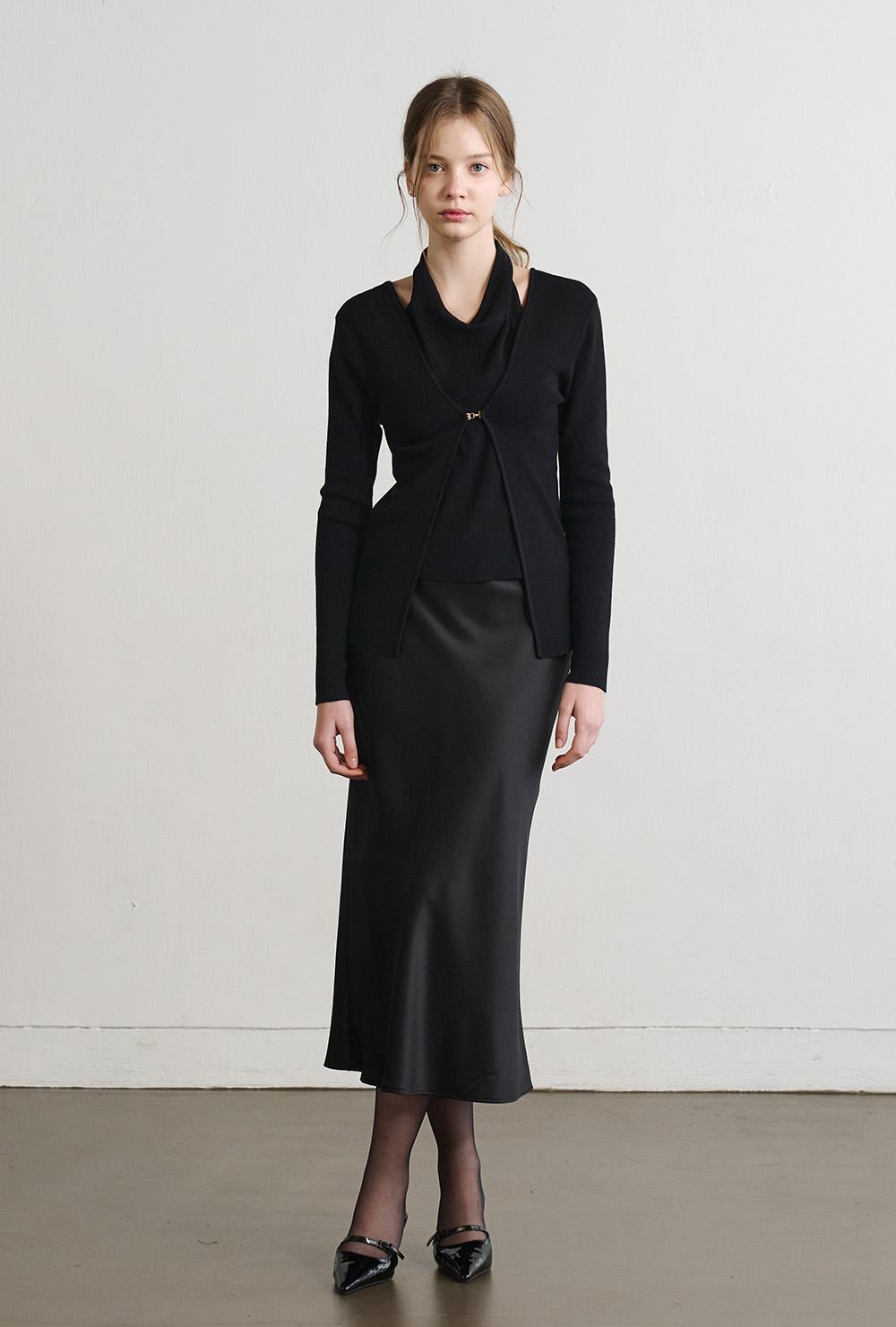 Lautre Halter Buckle Black knit