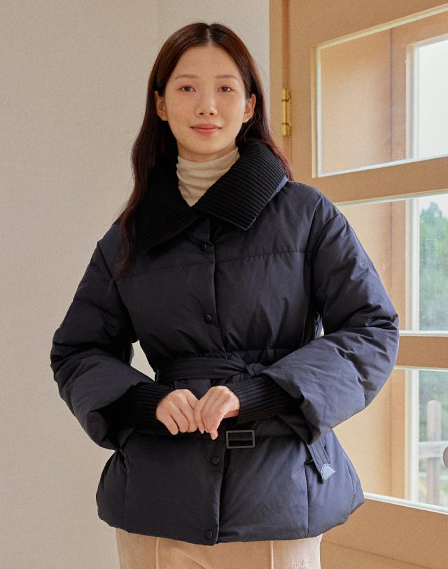 [보라끌레르 착용][SOF-WARM] 블랙 소프웜 니트포인트 허리벨트 여성 구스 미드다운