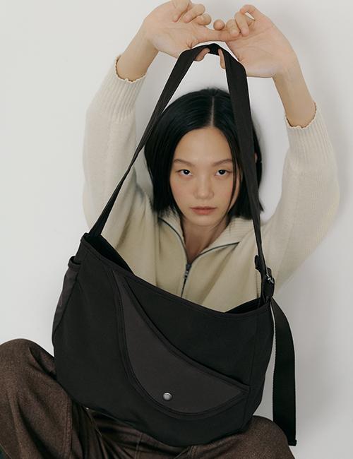 CP4. WAVY FLAP CROSS BAG DARK BROWN