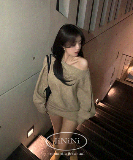 지니니 *SET* (강추/핏보장) 플러팅 폭닥 루즈핏 오프숄더 가오리 니트 하이웨스트 숏팬츠 투피스 세트