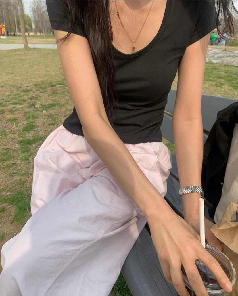 런던플랏 웰로우 텐션캡소매유넥티 여성티셔츠 여름반팔티