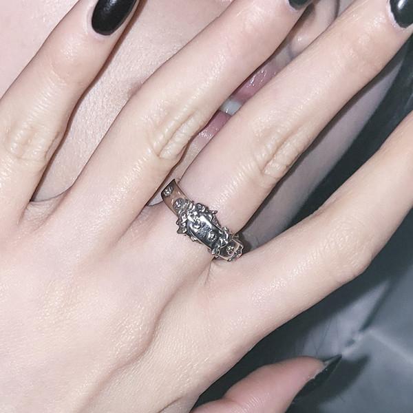 Vintage rose belt ring