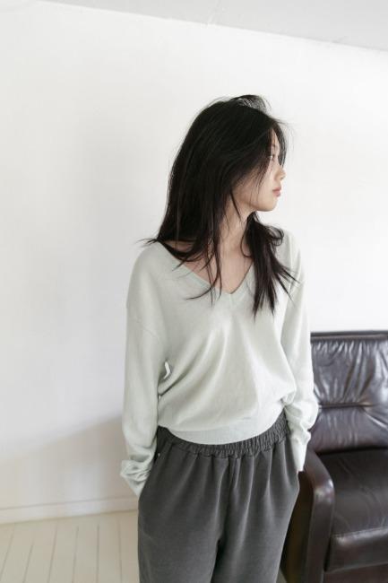 light deep v-neck knit(4colors)