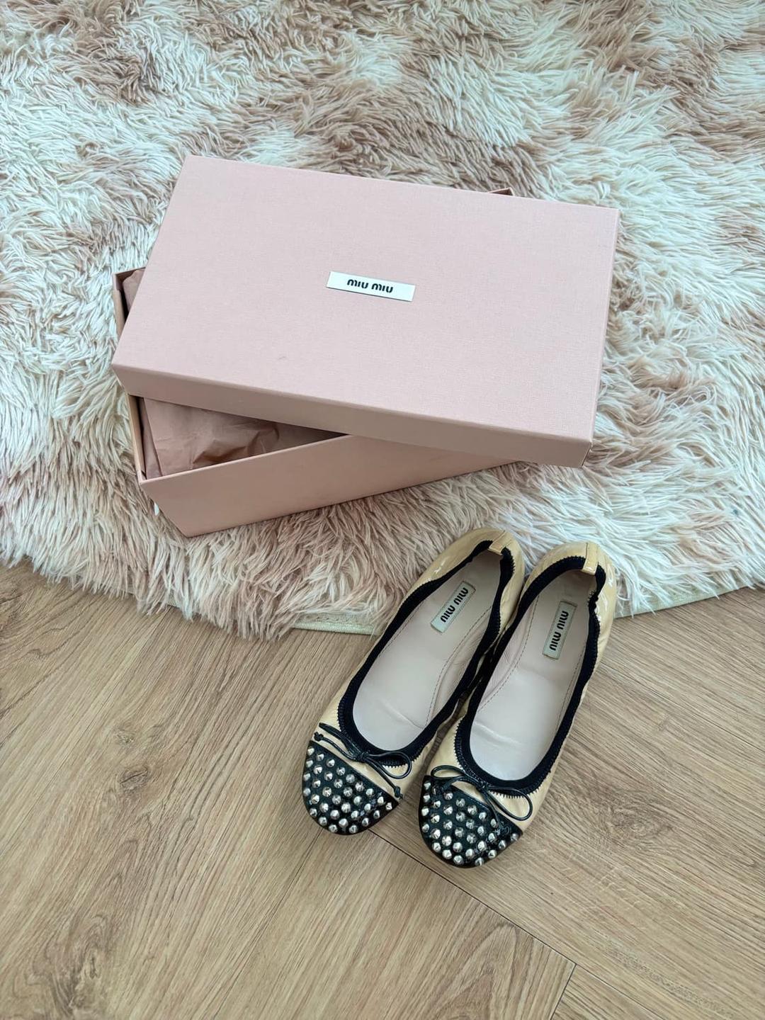 미우미우 스터드 플랫슈즈(*박스포함) | 후루츠패밀리