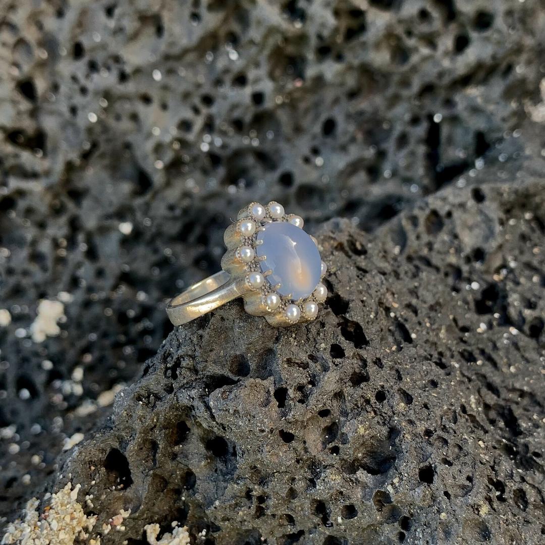 seed pearl & stone ring / chalcedony