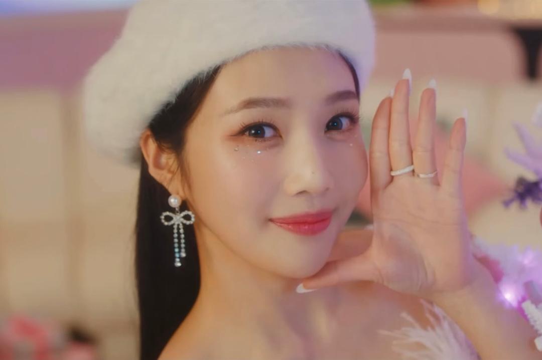 Lady Dada Earring / Silver color