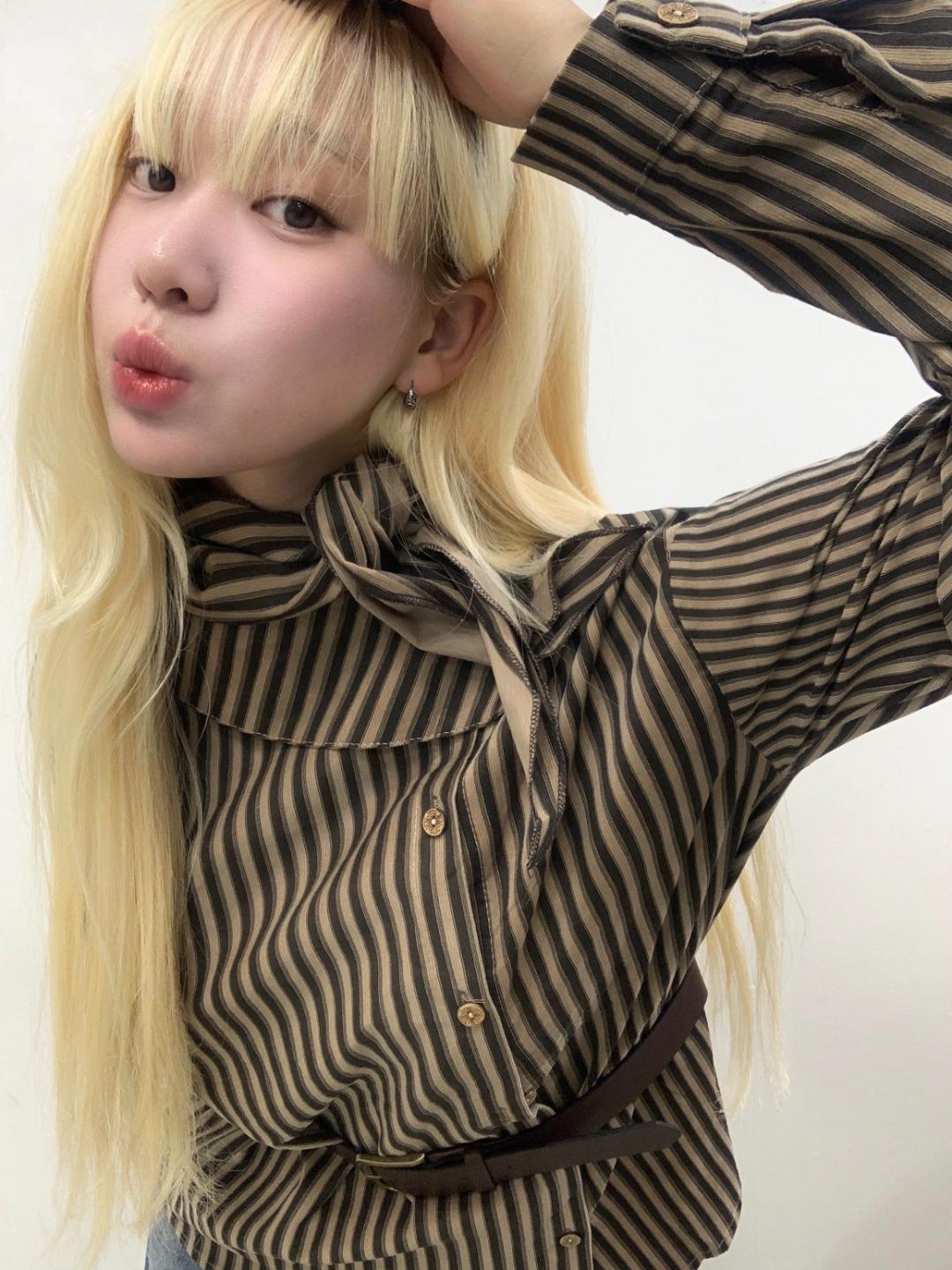 (quality-up) y2k brown diagonal line blouse + belt