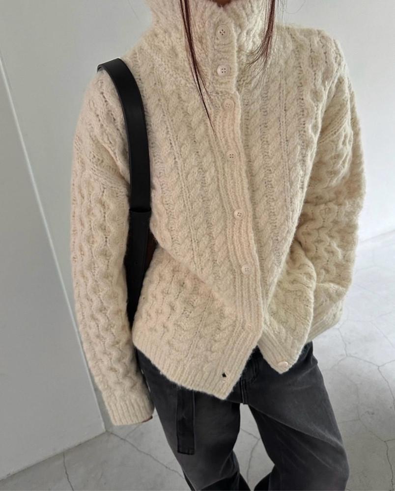 [뮤즈] 웨어러블 24fw 벌집 카라 하이넥 가디건 (3color)