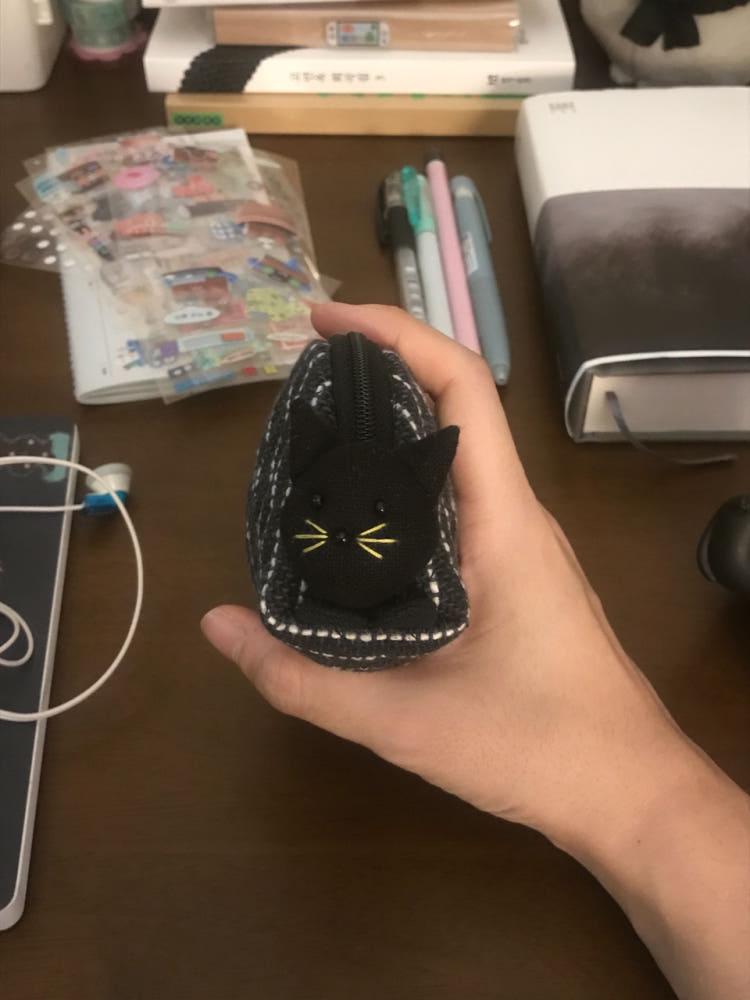 새벽을 지켜주는 고양이지갑