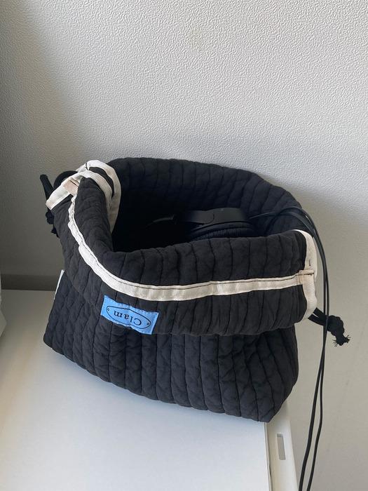 Clam string pouch _ Soft black