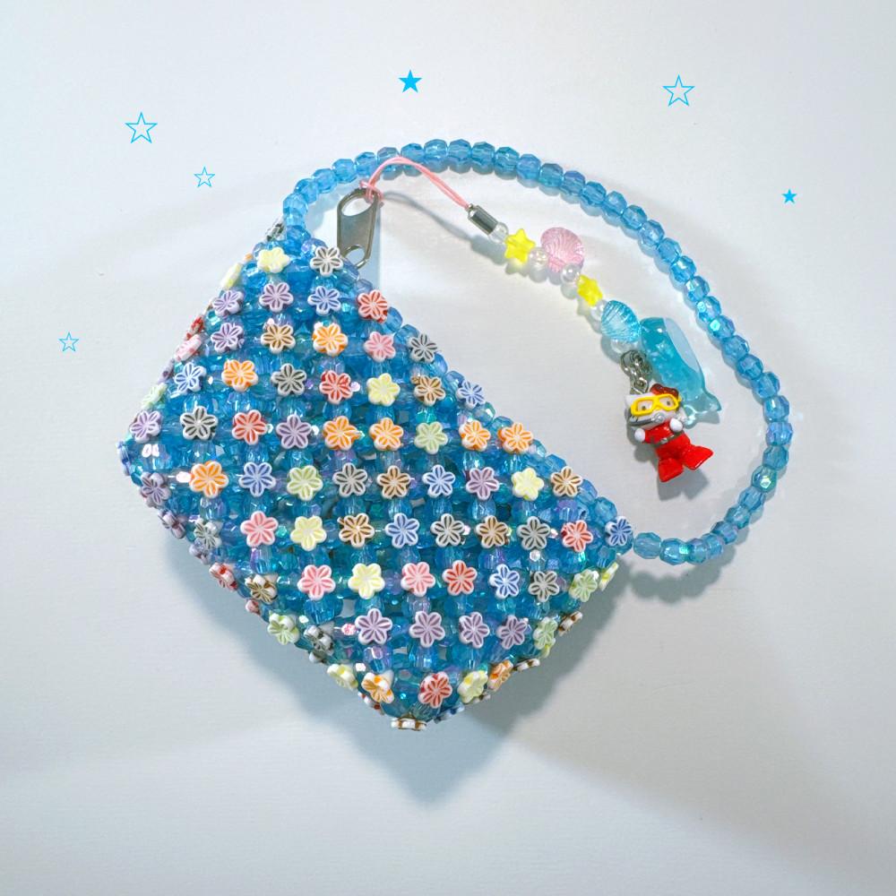 [중고] [국내배송] 헬로키티 미니 여름 비즈 가방 수족관키티 스트랩 헬로키티수족관키티 키티미니비즈가방 키티비즈