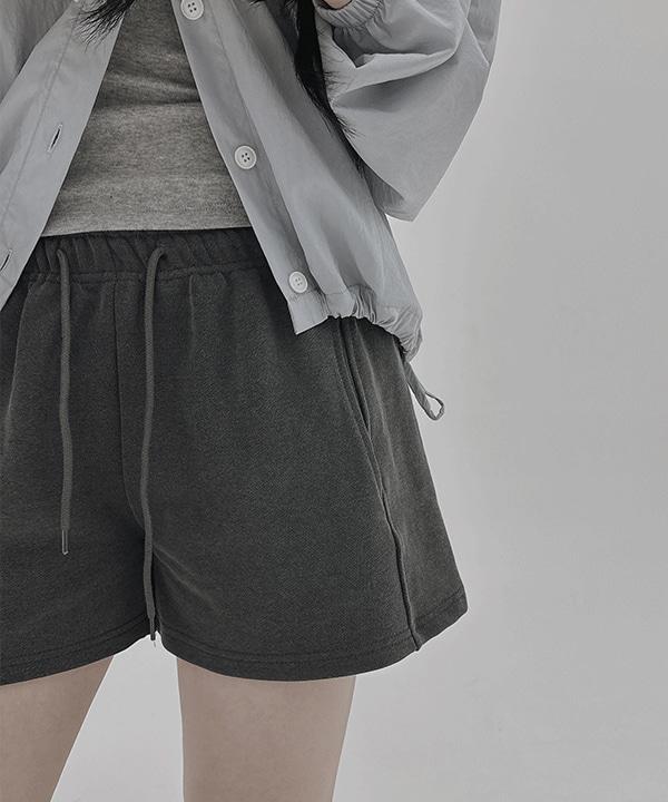 #13692 꾸안꾸 피그먼트 밴딩 A라인 절개 반바지 : 3color