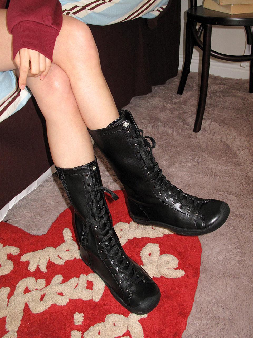 r532_데이지 레이스업 미들 워커부츠_Black