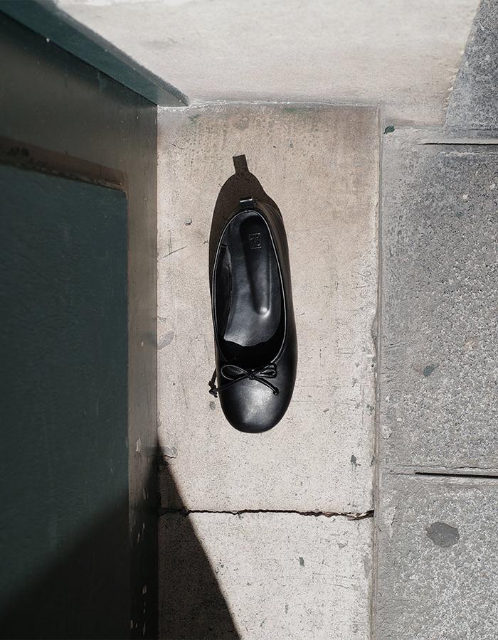 라룸 [라룸] [by LAROOM] 소가죽리본플랫